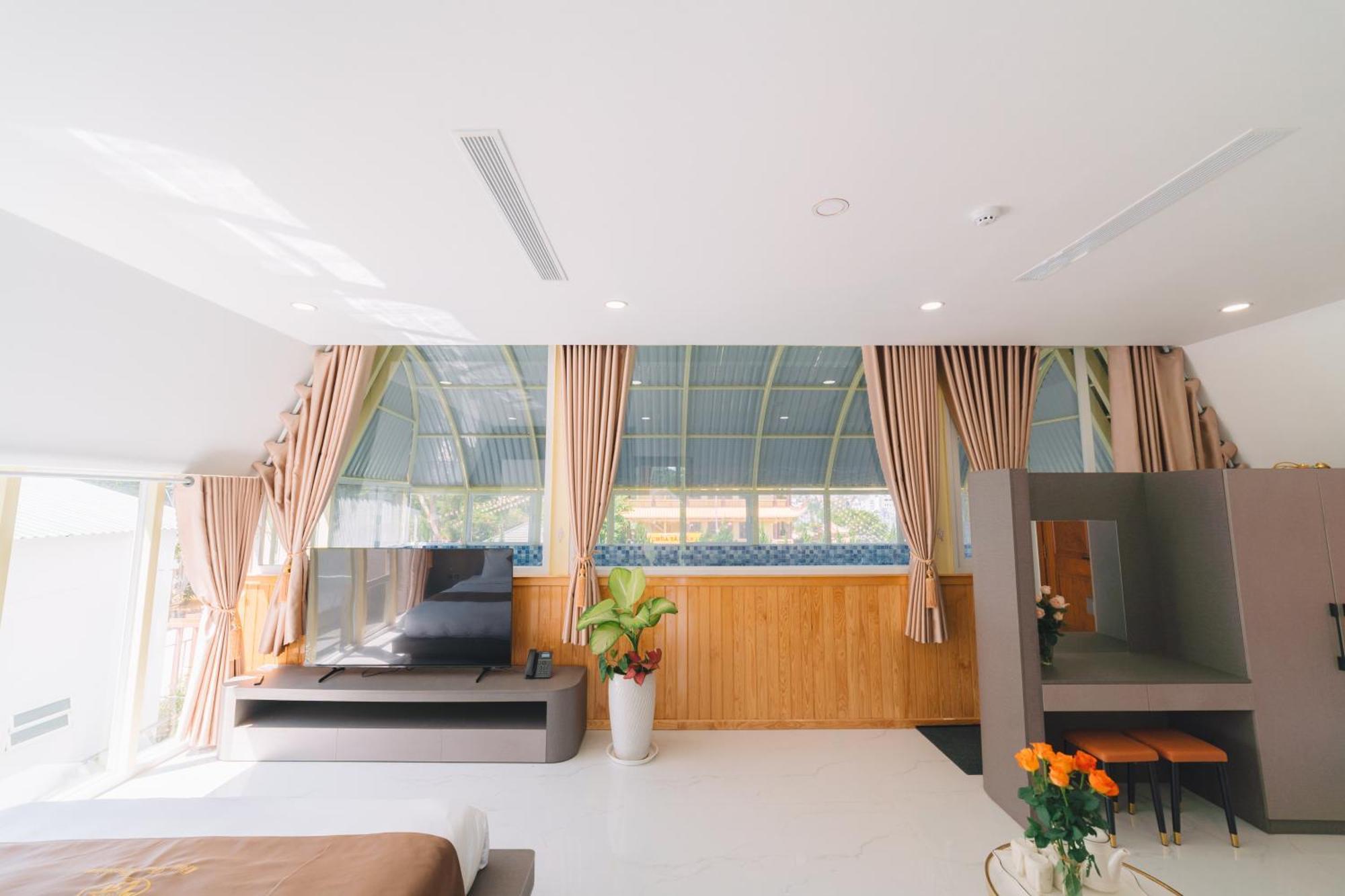 Quy Tai Premium Hotel Dalat Exterior foto