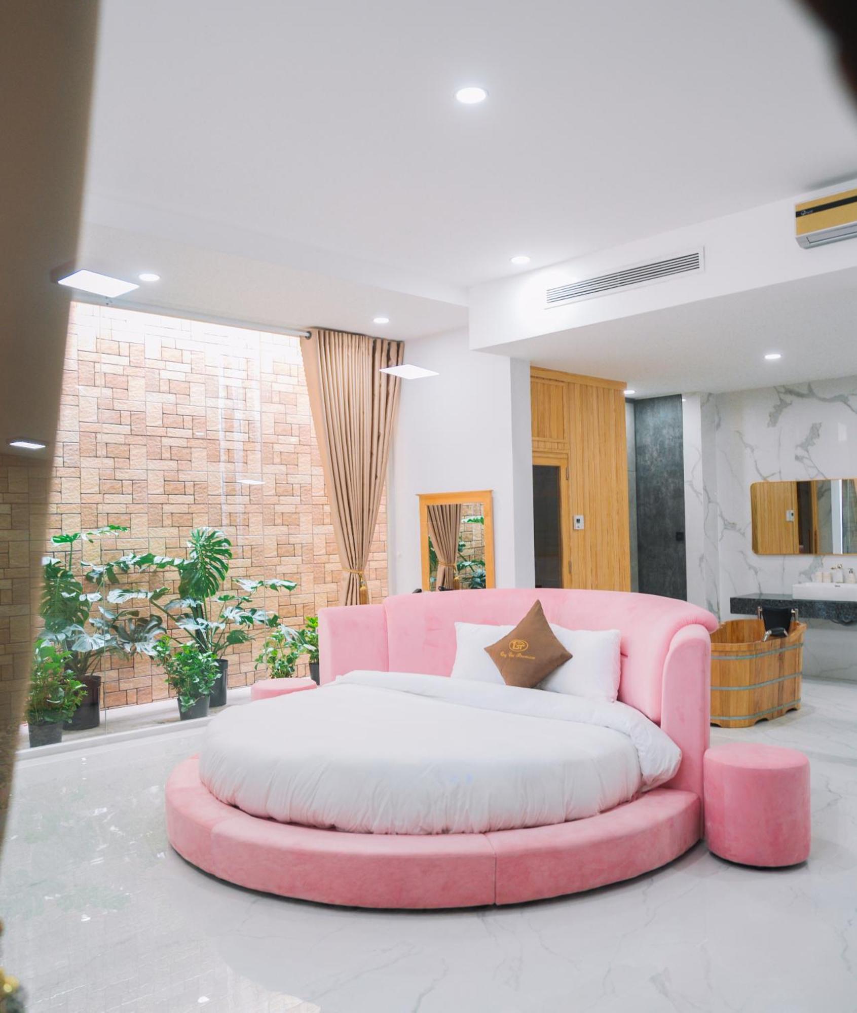 Quy Tai Premium Hotel Dalat Exterior foto